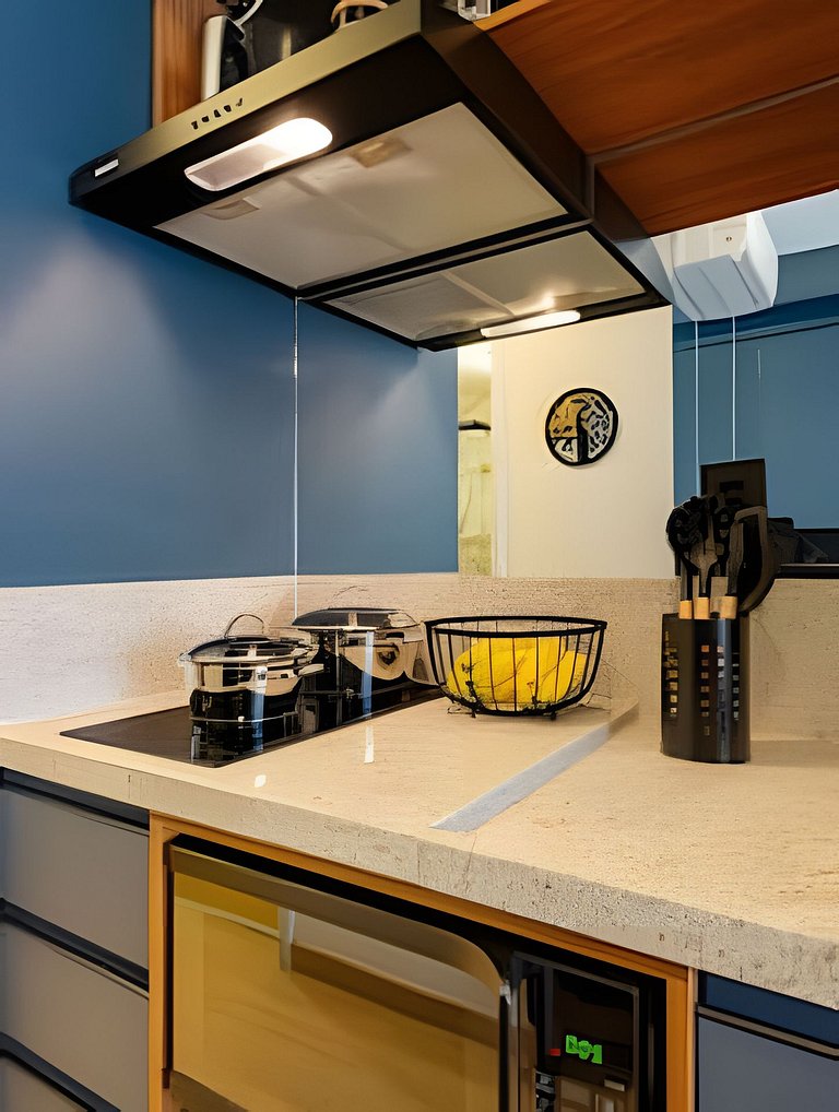 Faria Lima, Estudio, 50m Metro, Piscina, WI-FI