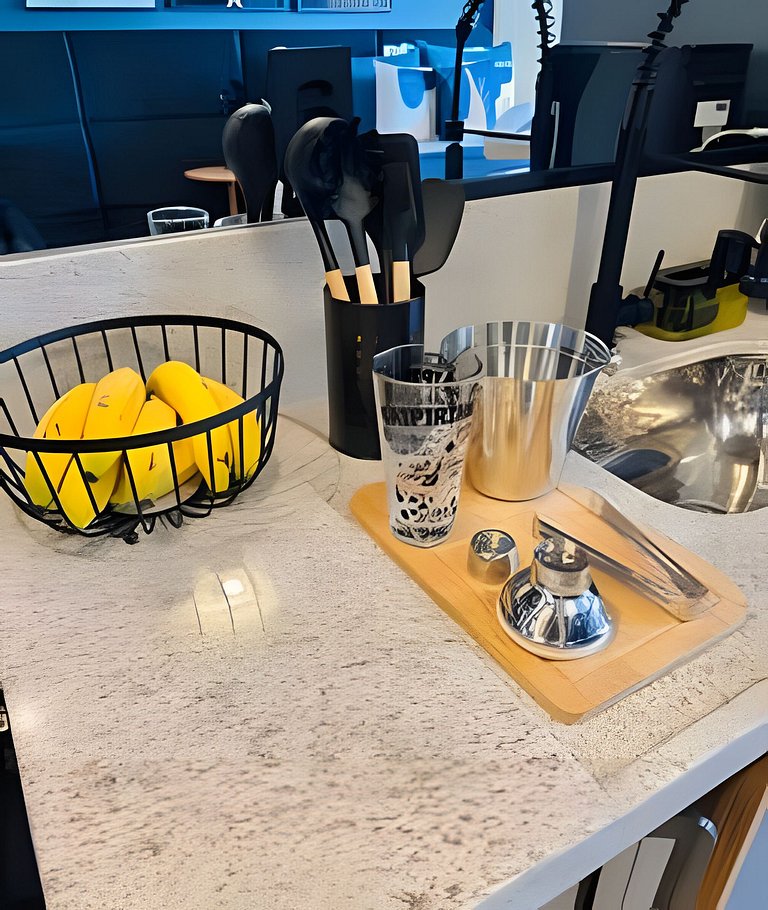 Faria Lima, Estudio, 50m Metro, Piscina, WI-FI