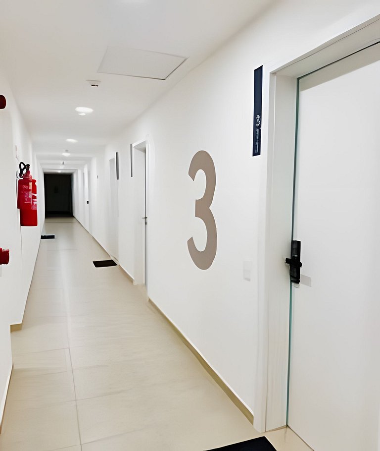 Faria Lima, Estudio, 50m Metro, Piscina, WI-FI