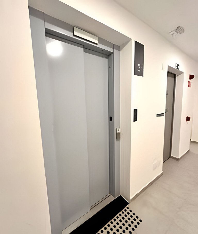 Faria Lima, Estudio, 50m Metro, Piscina, WI-FI