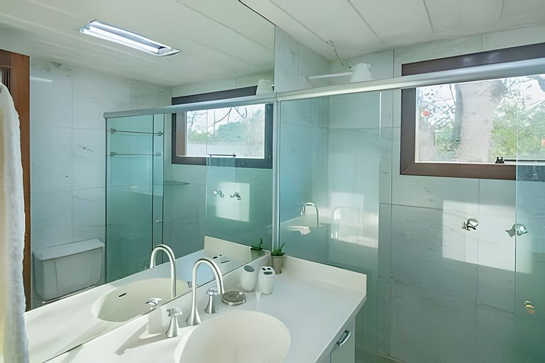 Mansão Casa Búzios Ferradura 5 Suítes, Pé na areia