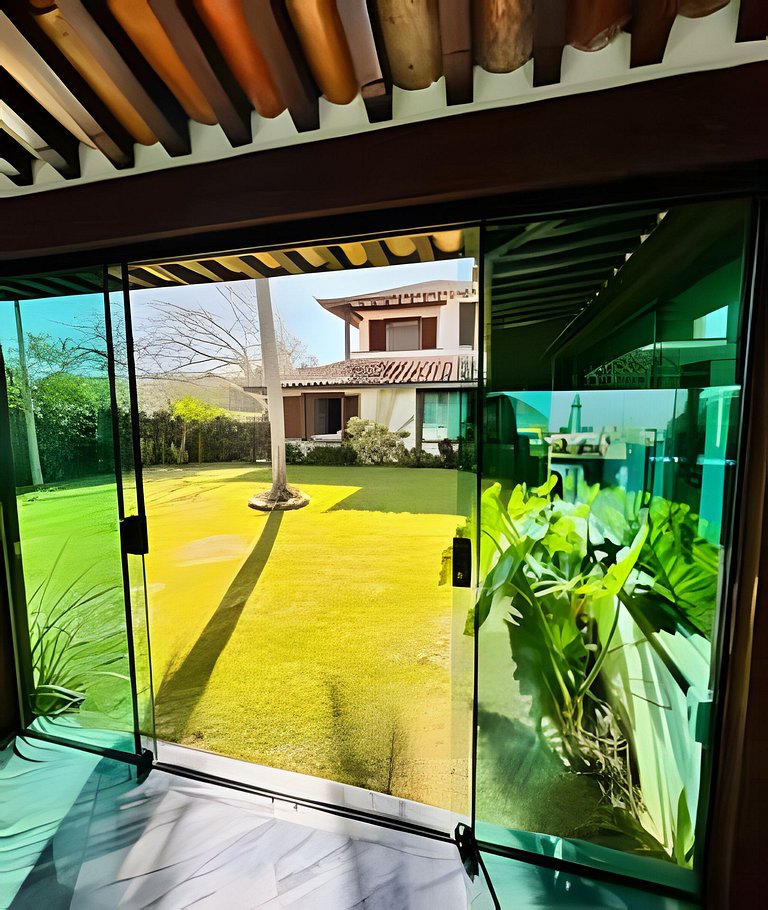Mansão Casa Búzios Ferradura 5 Suítes, Pé na areia