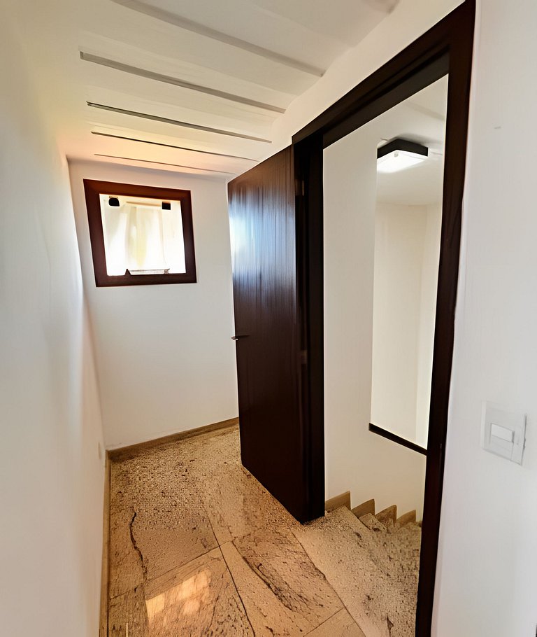 Mansão Casa Búzios Ferradura 5 Suítes, Pé na areia