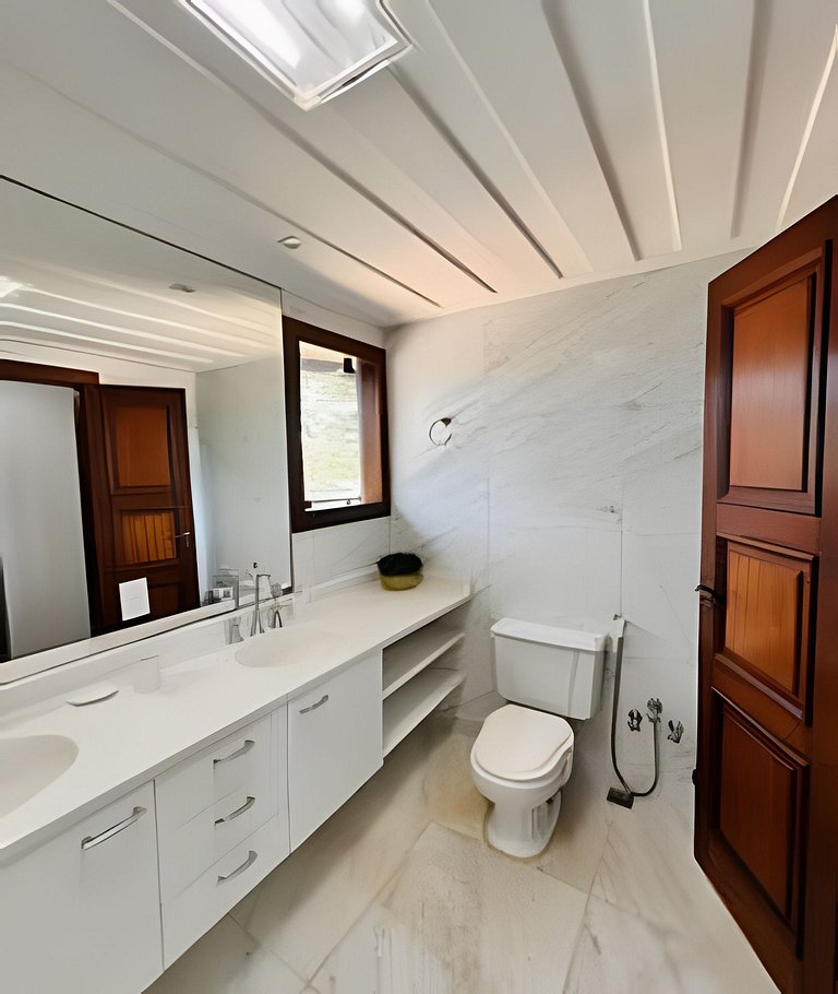Mansão Casa Búzios Ferradura 5 Suítes, Pé na areia