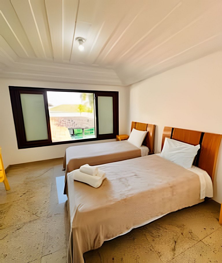 Mansão Casa Búzios Ferradura 5 Suítes, Pé na areia