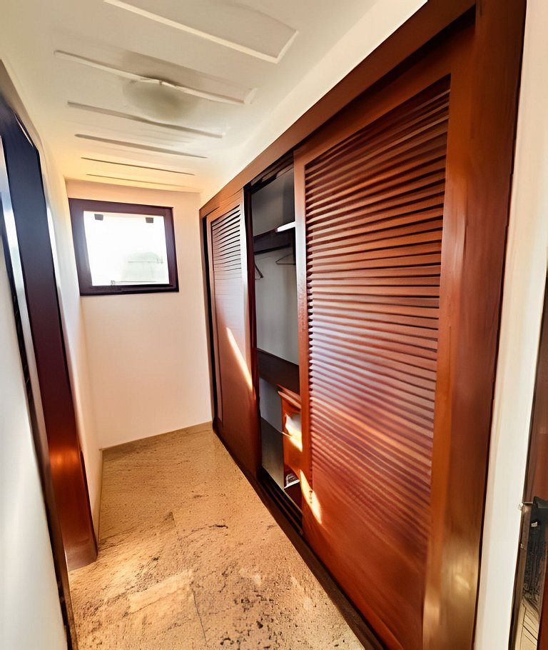 Mansão Casa Búzios Ferradura 5 Suítes, Pé na areia
