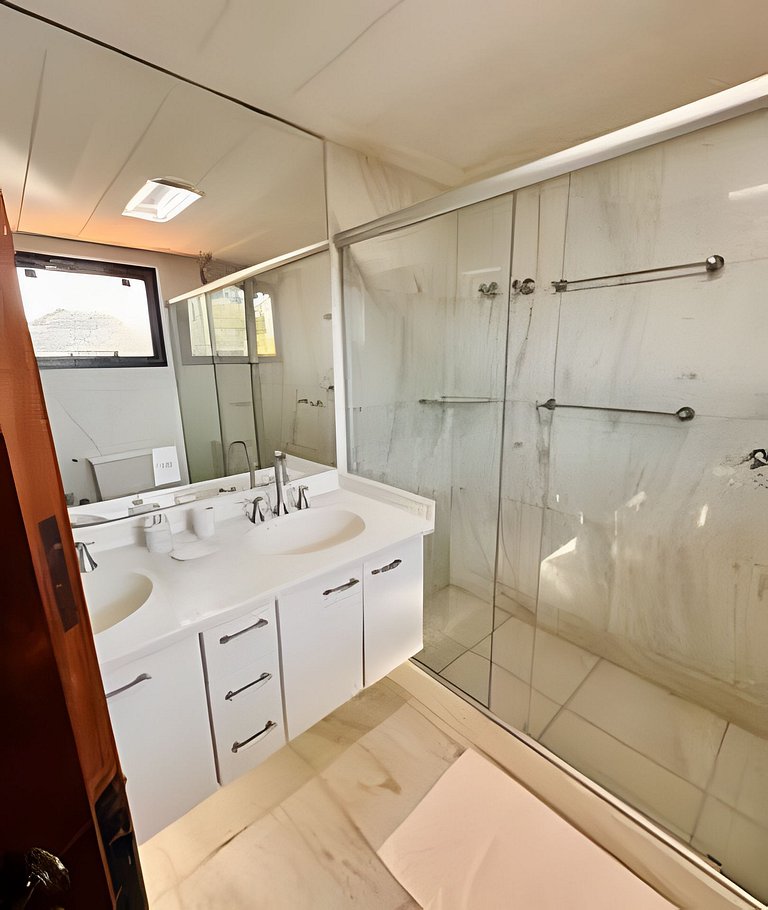 Mansão Casa Búzios Ferradura 5 Suítes, Pé na areia