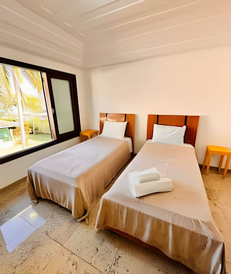 Mansão Casa Búzios Ferradura 5 Suítes, Pé na areia
